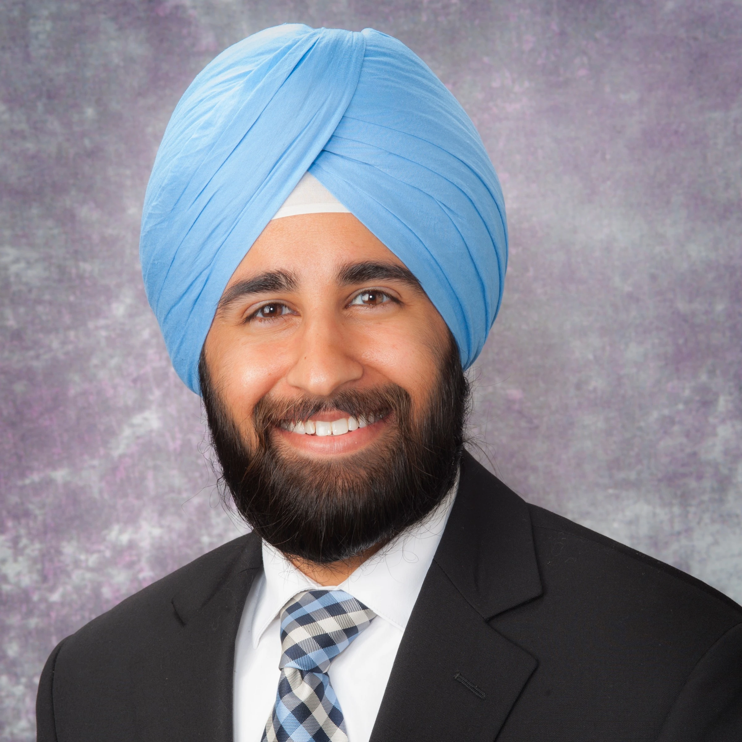 Beant Gill, MD Headshot