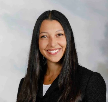 Eleni Kohilakis Headshot