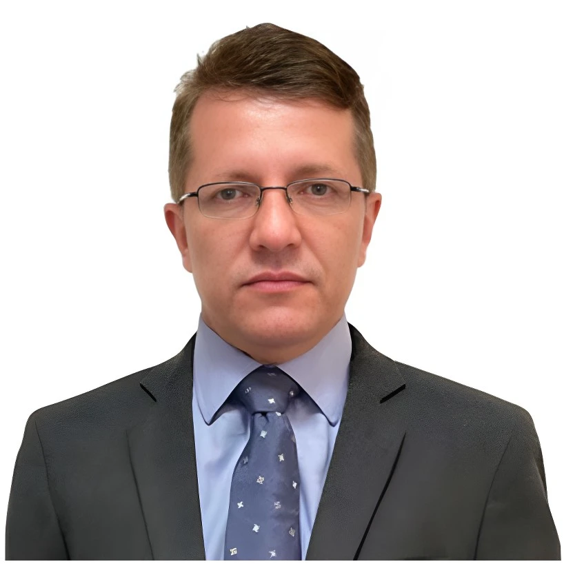 Andre Gouveia, MD Headshot
